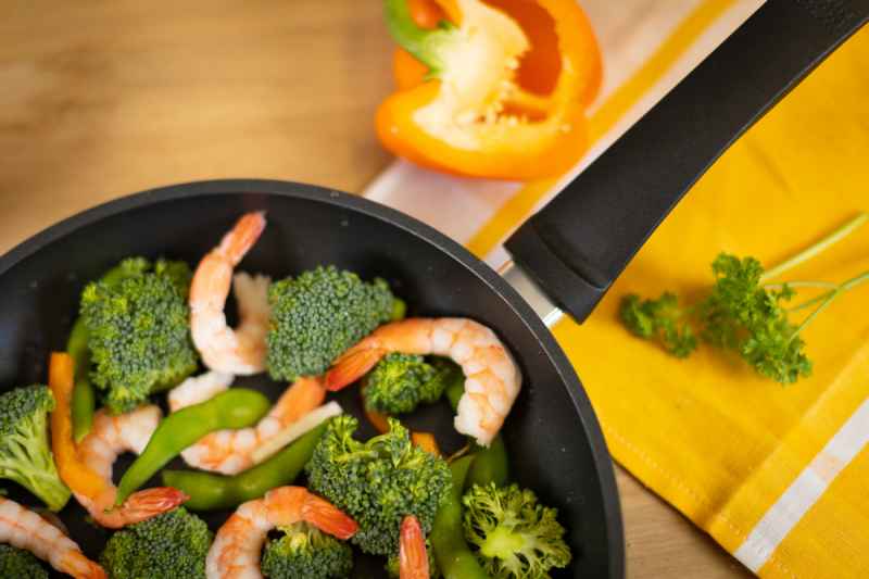 Preview: EASY INDUCTION Bratpfanne Ø 20 cm