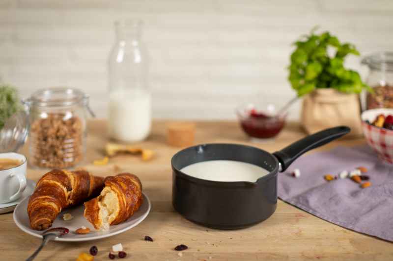 Preview: Easy Induction Milchpfanne Antihaftbeschichtet 16cm Kuhn Rikon