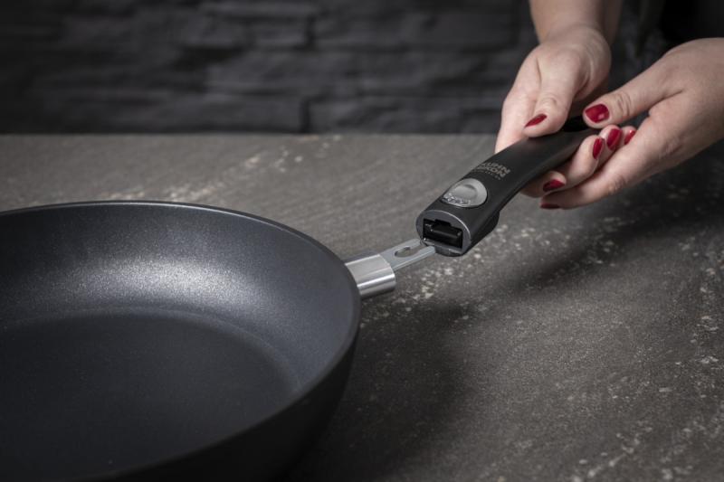 Preview: TITANIO STAR Bratpfanne abnehmbarer Stiel Ø 28 cm