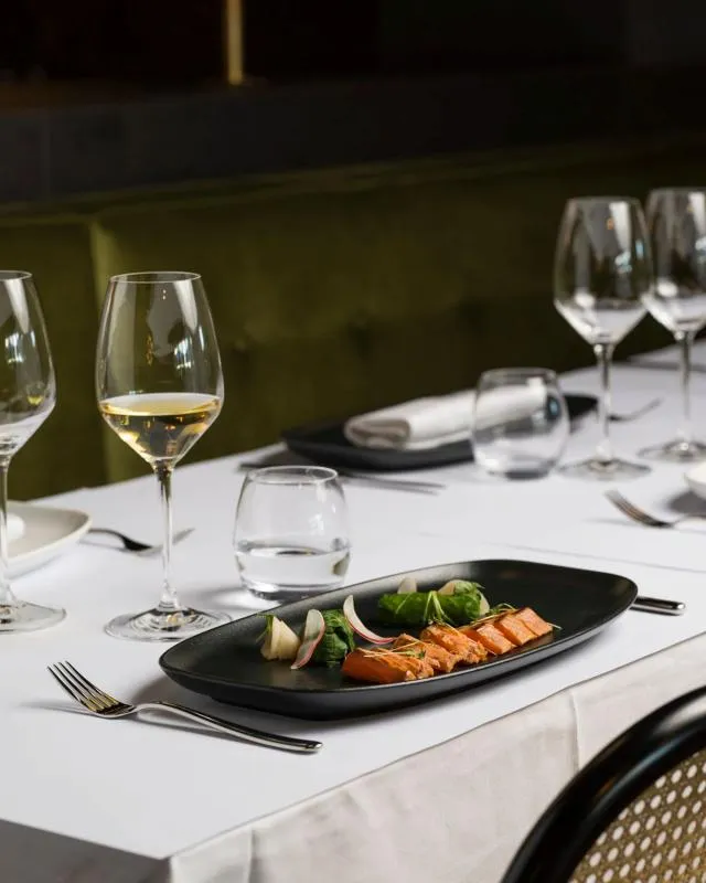 CLUB TELLER/ PLATTE/ SERVIERPLATTE 29 cm in gusseisener Optik