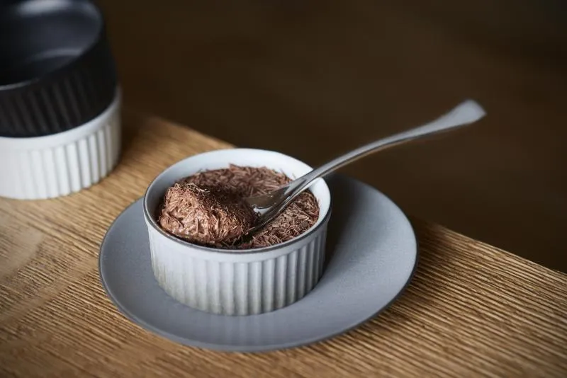 EQUINOXE FLACHER TELLER/DESSERTTELLER 21,5 cm Pfeffer