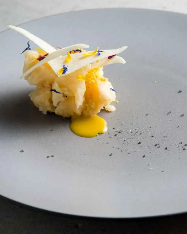 EQUINOXE FLACHER TELLER 26 cm Pfeffer