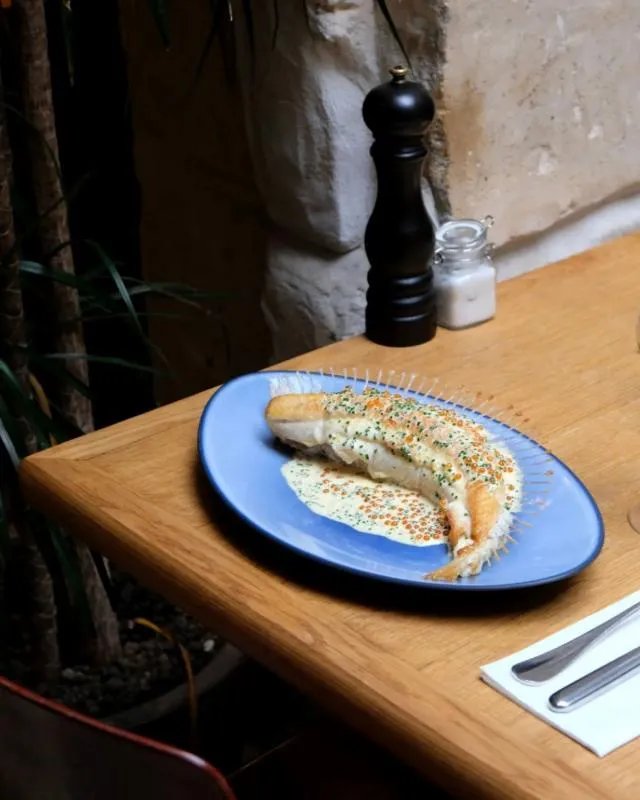 EQUINOXE SERVIERTELLER 35 cm Cirrusblau