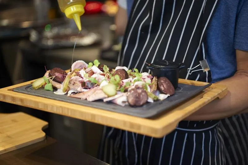 STEAKTELLER 39,5 cm, 2 RAENDER HOCH Matt schiefer