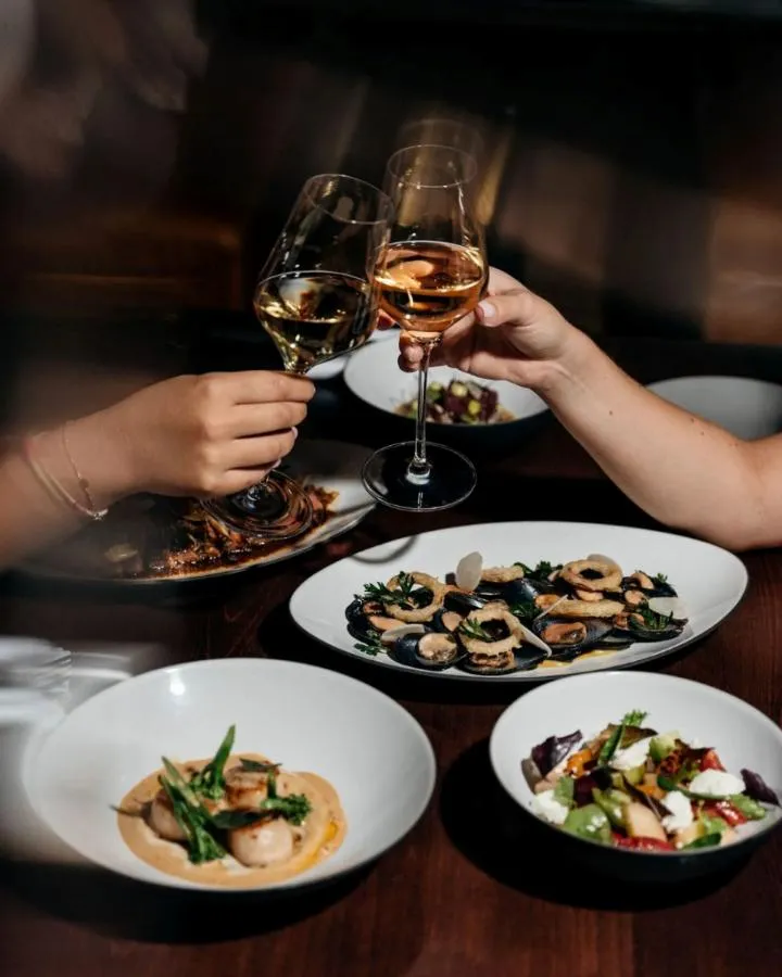 EQUINOXE SERVIERTELLER 35 cm Pfeffer