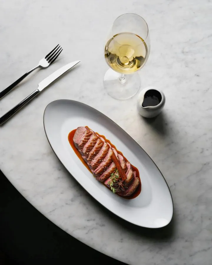 EQUINOXE SAHNE-GIESSER 120 ml Weiss Kumulus