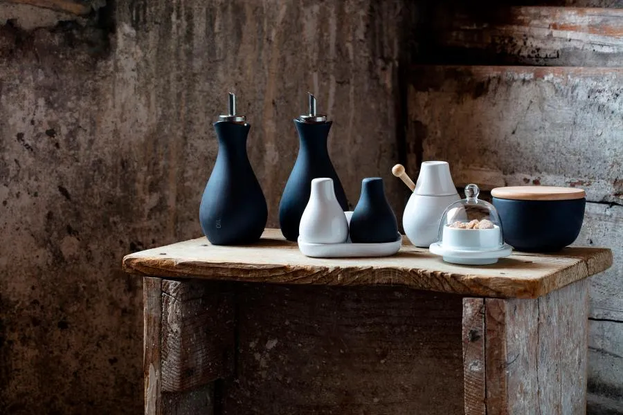 LIKID ECLIP. FLASCHE MIT AUSGIESSER Schieferstein ohne Schrift 25 cl