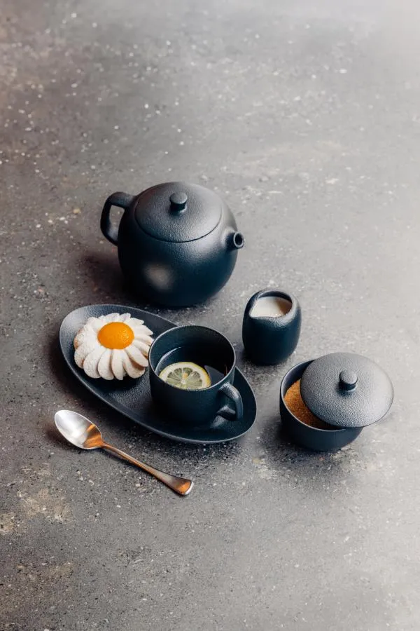 EQUINOXE FLACHER TELLER 24 cm Gusseisener optik