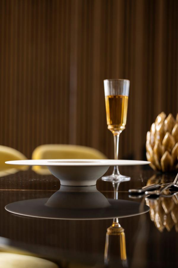 SPHERE KUGEL-TELLER Alabaster Weiss Ø 30,5 cm