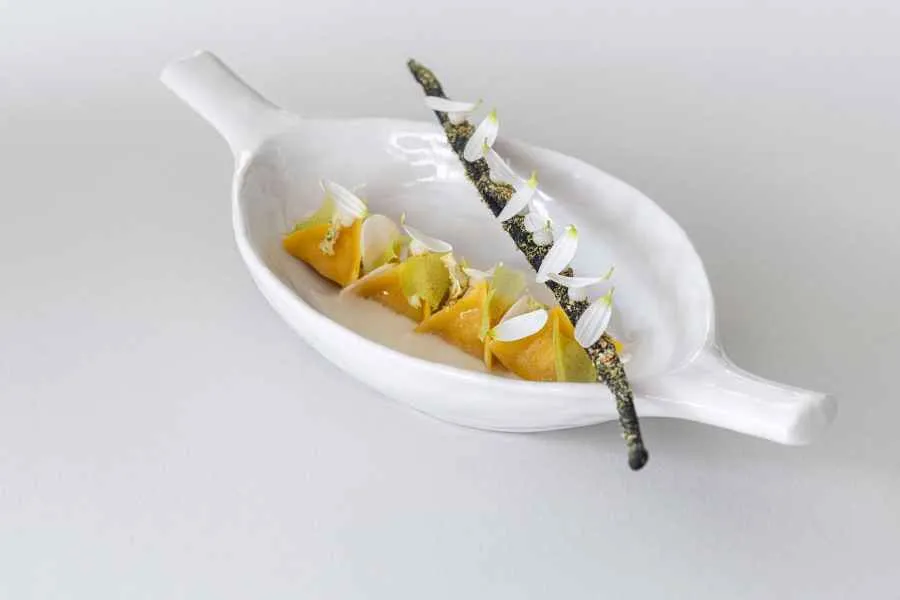 YLI POD-SERVIERSCHALE 33 CM Alabaster Weiss YLI POD-SERVIERSCHALE 33 CM Alabaster Weiss