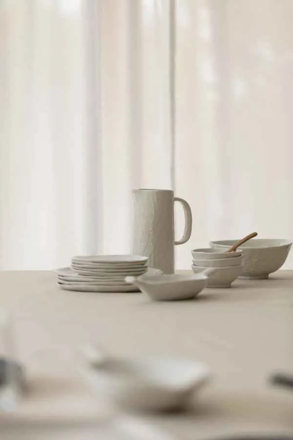 YLI WASSERKRUG/ PITCHER/ VASE 80 CL Alabaster Weiss YLI WASSERKRUG/ PITCHER/ VASE 80 CL Alabaster Weiss